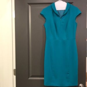 Gorgeous Like New NORA GARDNER Teal dress.